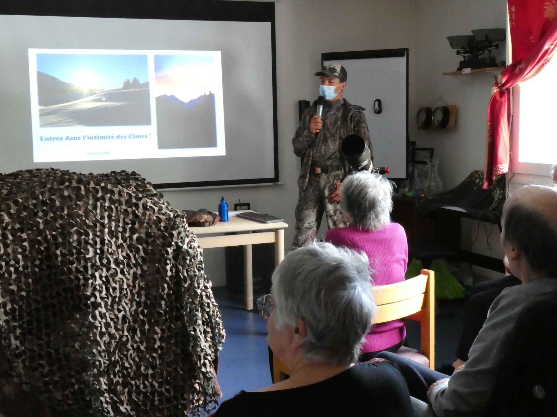 Projection "Dans l'intimité des cimes" à l'EHPAD "La Provalière".